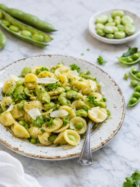2. pasta e fave with garlic and olive oil